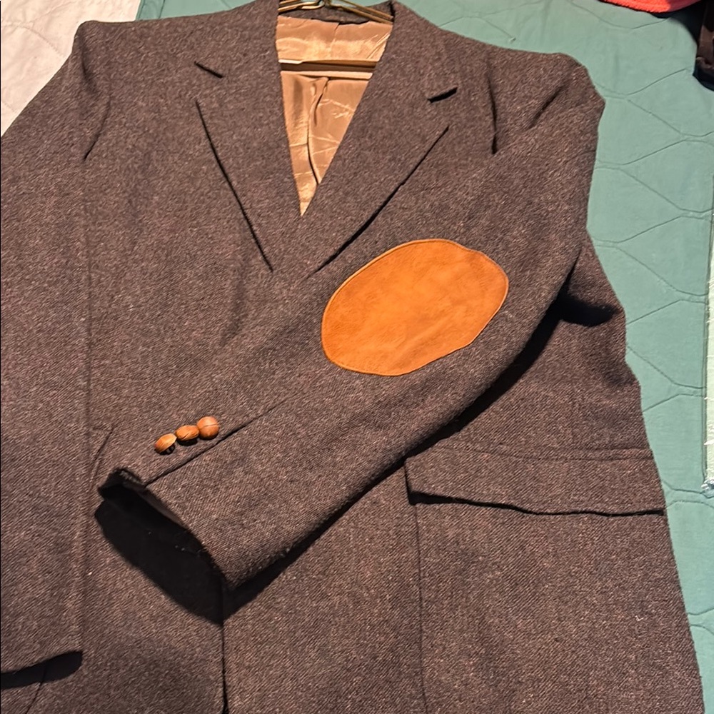 Men's Custom Brown Blazer, (Med) and Dress Pants, Waist 18in Inseam 27in, - Picture 4 of 6